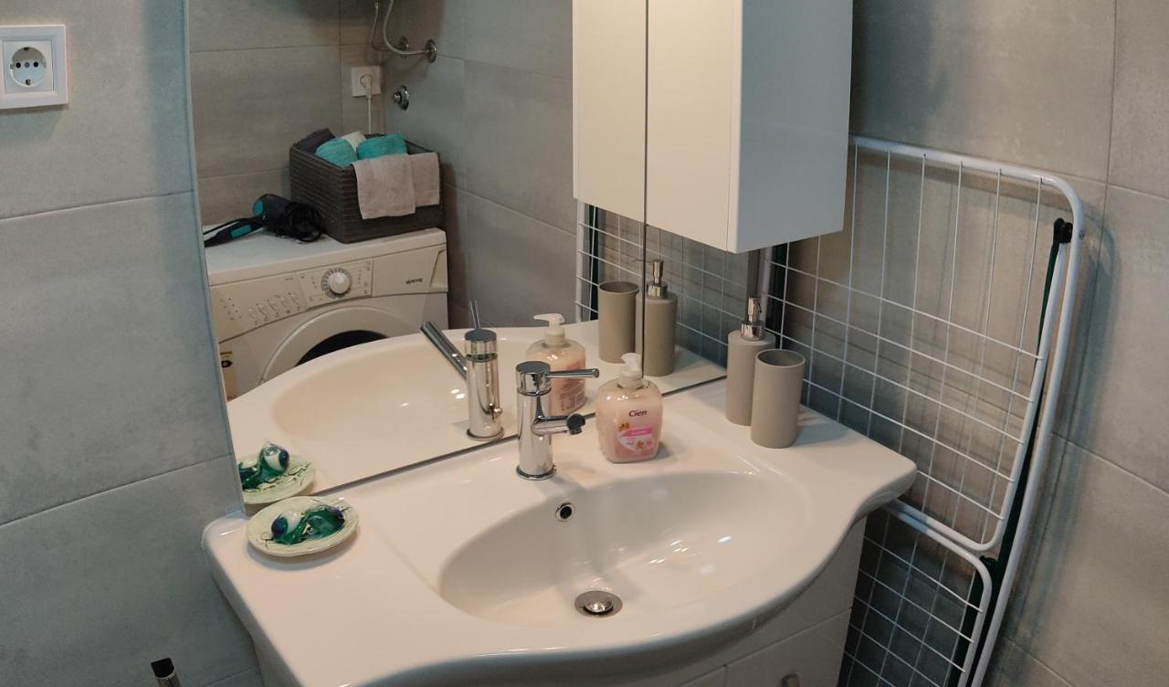 Fina M Studio Apartman Kali Dış mekan fotoğraf