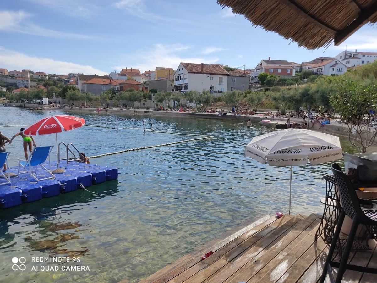 Fina M Studio Apartman Kali Dış mekan fotoğraf