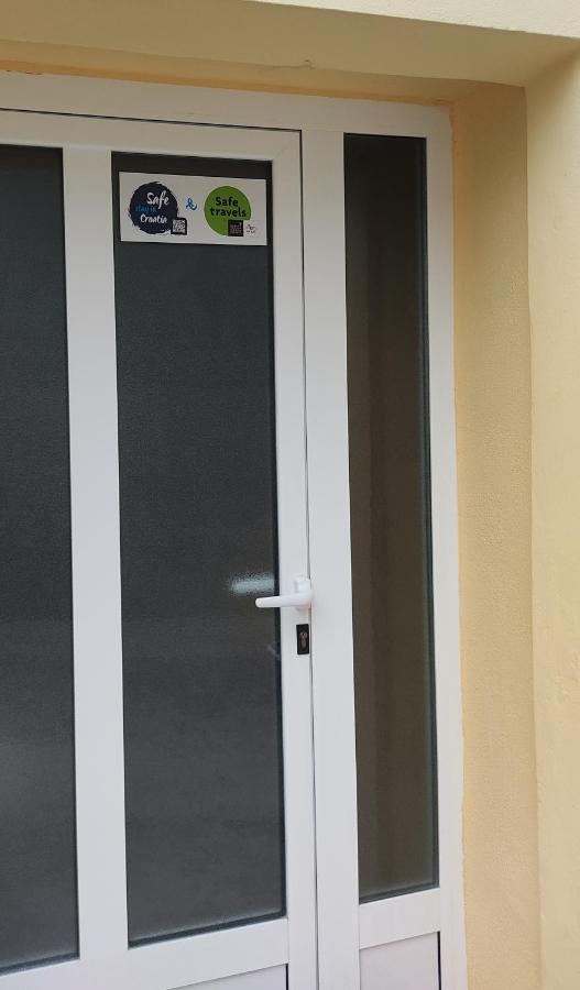 Fina M Studio Apartman Kali Dış mekan fotoğraf